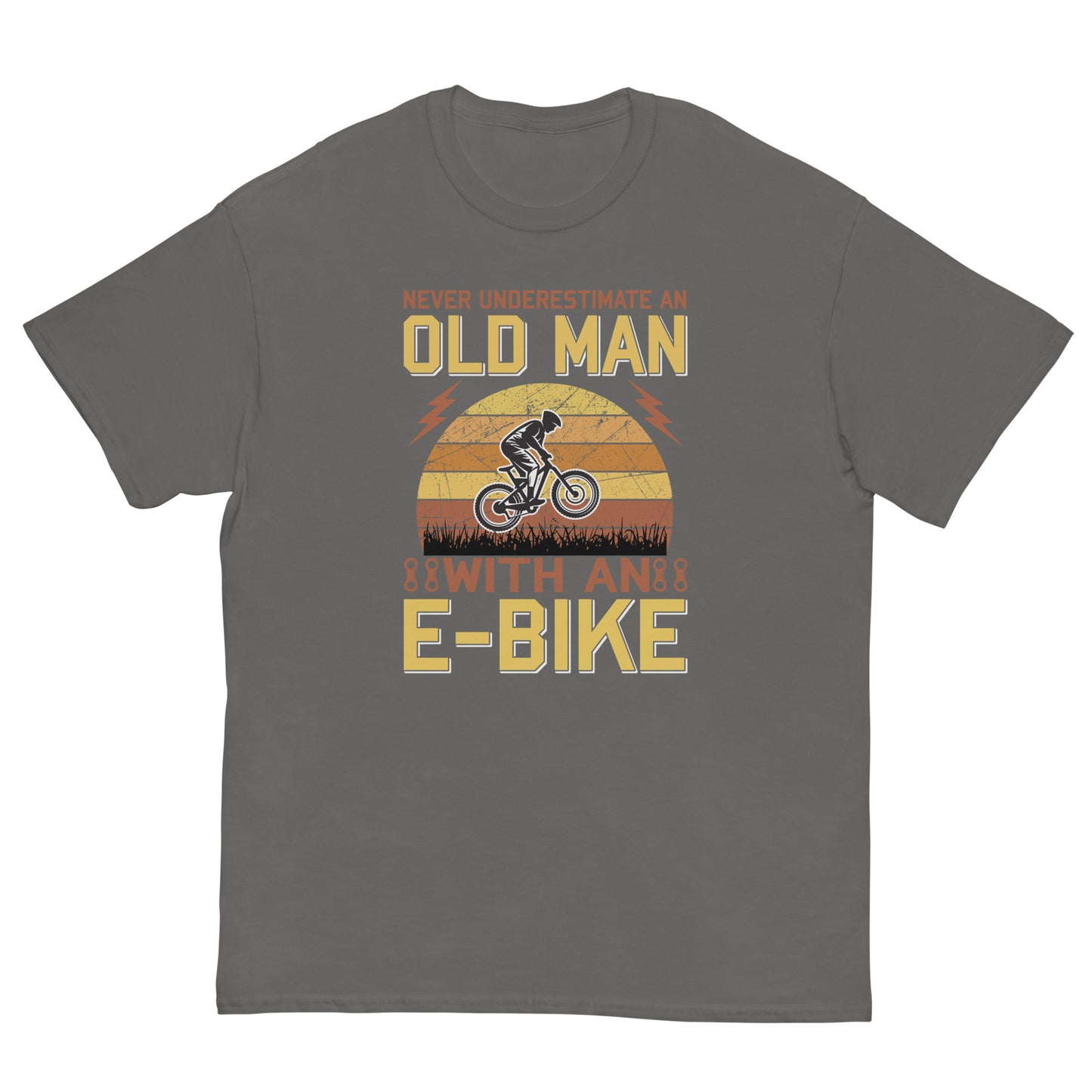 Camiseta clásica hombre VIEJO CON BICICLETA ELÉCTRICA