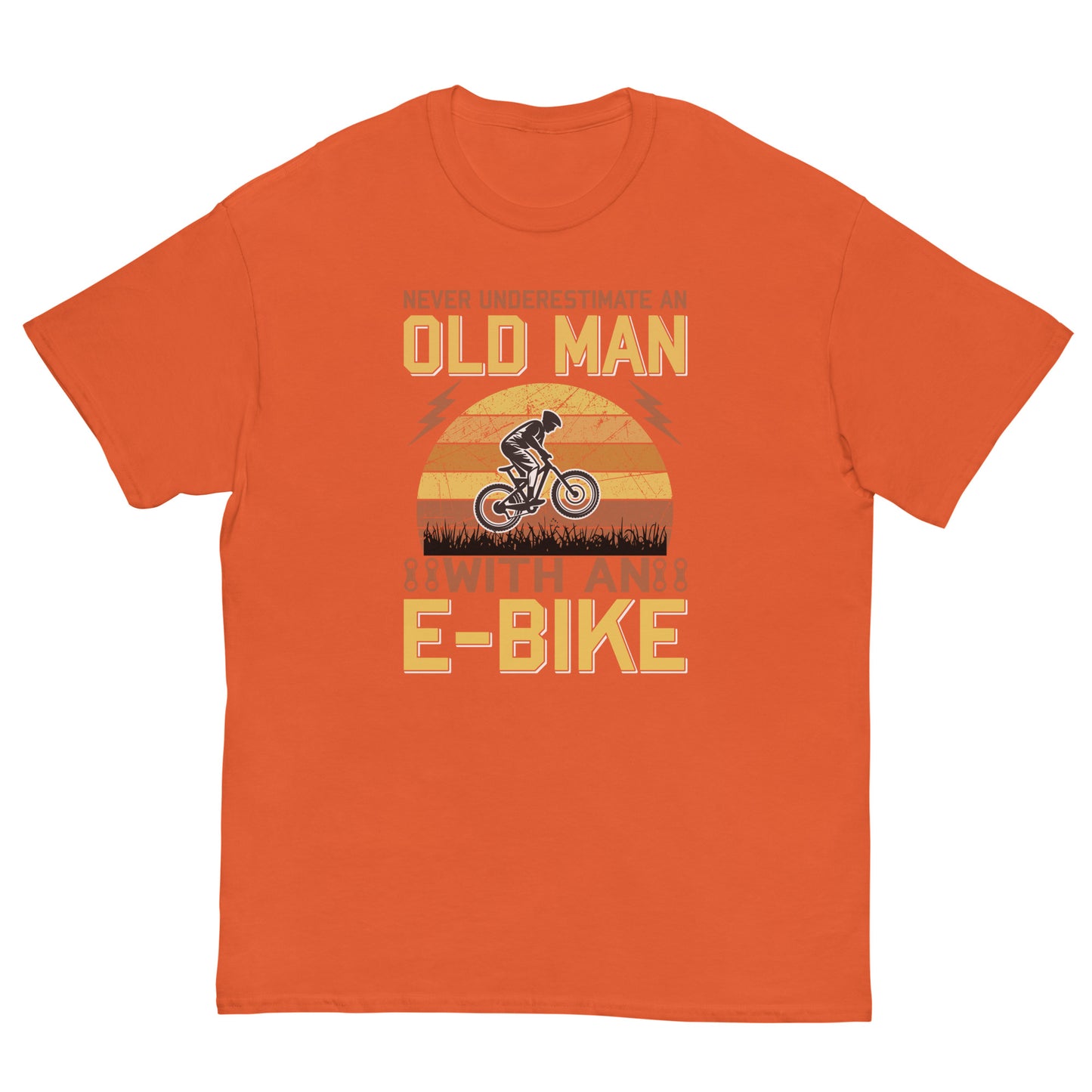 Camiseta clásica hombre VIEJO CON BICICLETA ELÉCTRICA