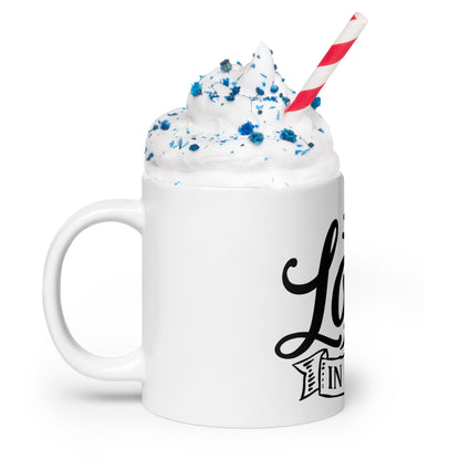 Бяла лъскава чаша